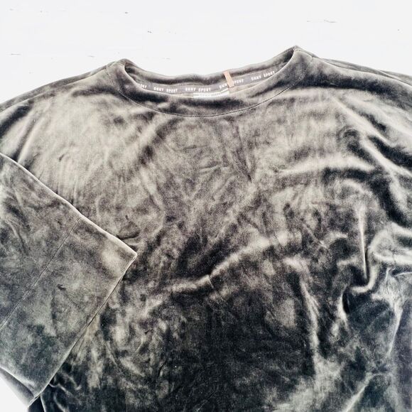 DKNY Sport Top Small Black Velvet Crewneck Cropped Pullover 3/4 Wide Sleeve - Picture 2 of 9